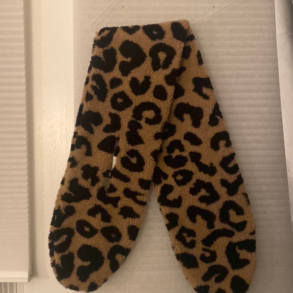 Never worn Echo scarf/ neck wrap